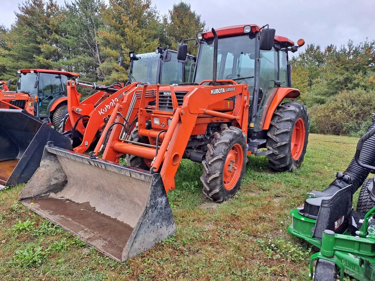 2005 Kubota M4900 Tractor with Loader, Bucket & Full Cab - C72663